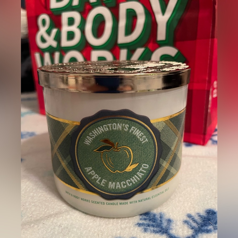 Bath and Body works 3 wick candle